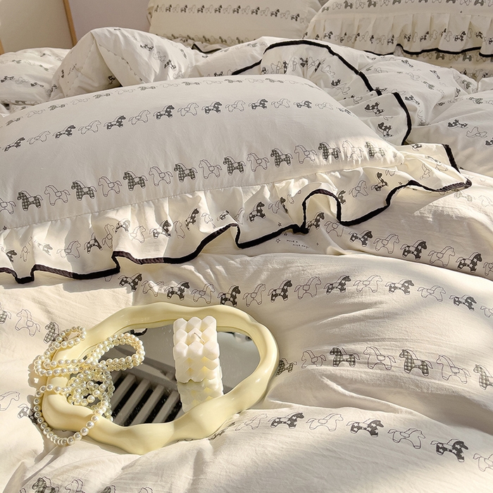 91家纺网 家纺一手货源 找家纺 赛丽雅 2026春夏新款古法水洗棉床盖四件套 木马乐园