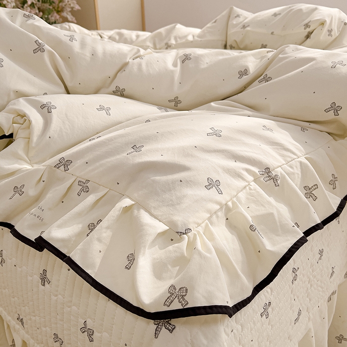 91家纺网 家纺一手货源 找家纺 赛丽雅 2026春夏新款古法水洗棉床盖四件套 灰蝴蝶