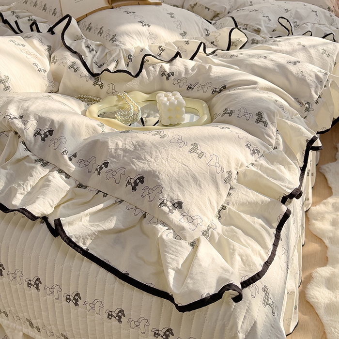 91家纺网 家纺一手货源 找家纺 赛丽雅 2026春夏新款古法水洗棉床盖四件套 木马乐园