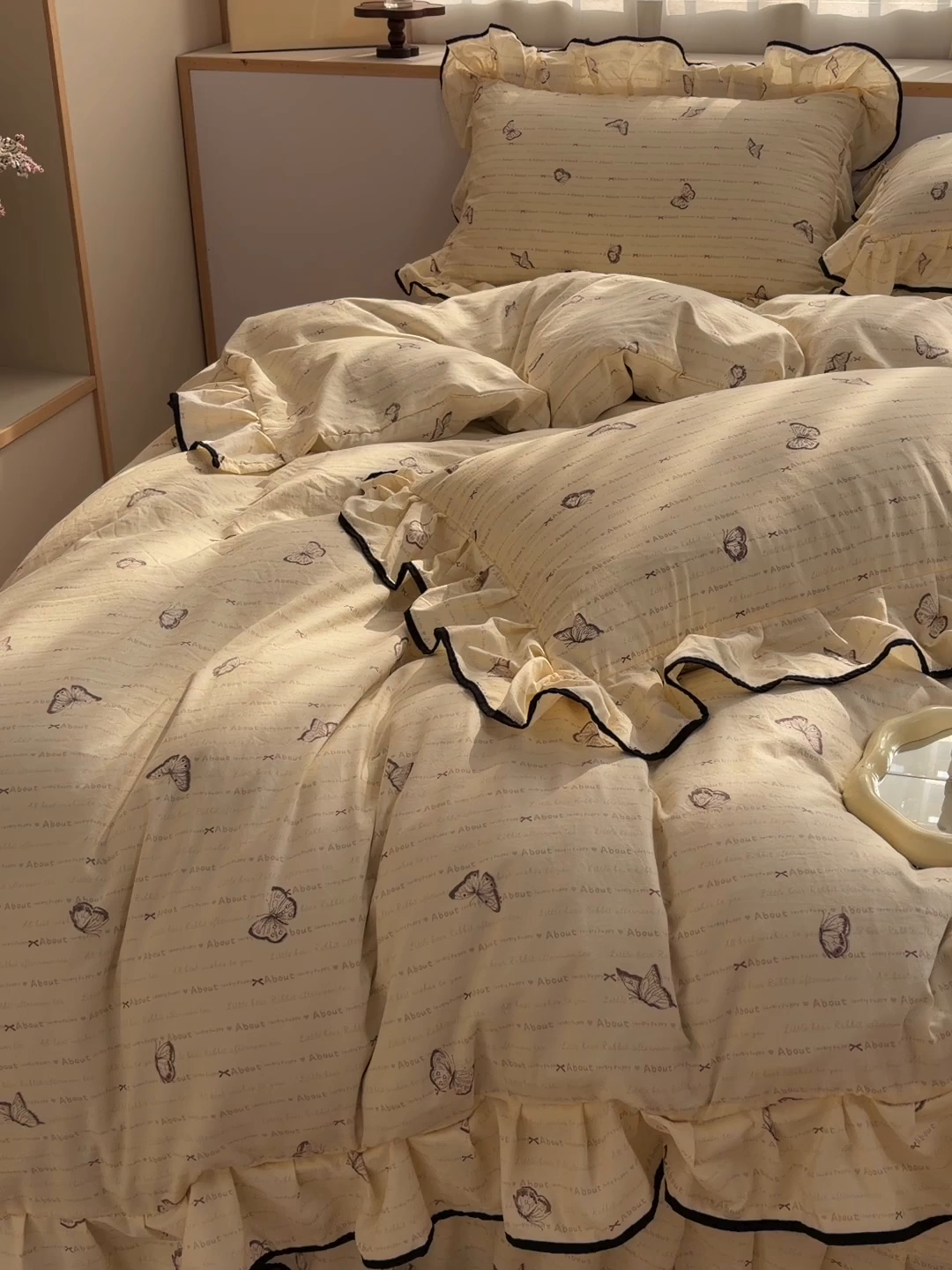 91家纺网 家纺一手货源 找家纺 赛丽雅 2026春夏新款古法水洗棉床盖四件套 漫花蝶舞