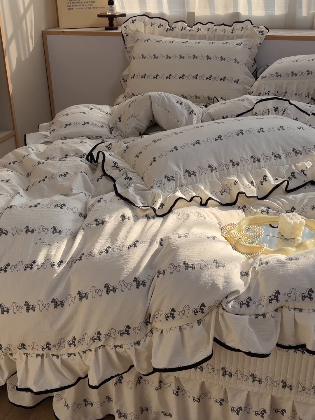 91家纺网 家纺一手货源 找家纺 赛丽雅 2026春夏新款古法水洗棉床盖四件套 木马乐园