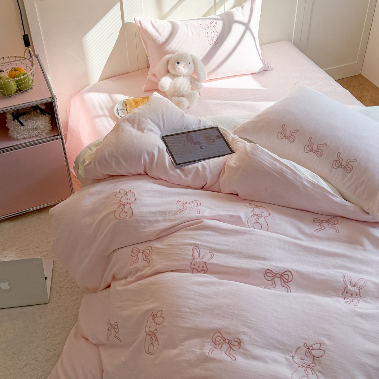 91家纺网 家纺一手货源 找家纺 （总）FORTWO家纺原创设计（FOR TWO家纺） 2026新款全棉双层纱四件套--线条款(会员-15 控价：（券前）基础价不低于小号248元，中号328元，大号348元 床笠加10元)