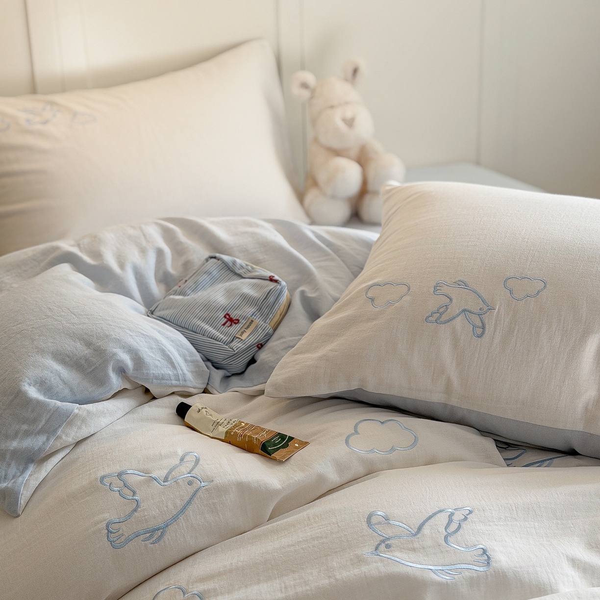 91家纺网 家纺一手货源 找家纺 FORTWO家纺原创设计（FOR TWO家纺） 2026新款全棉双层纱四件套--线条款(会员-15 控价：（券前）基础价不低于小号248元，中号328元，大号348元 床笠加10元) 云朵海鸥