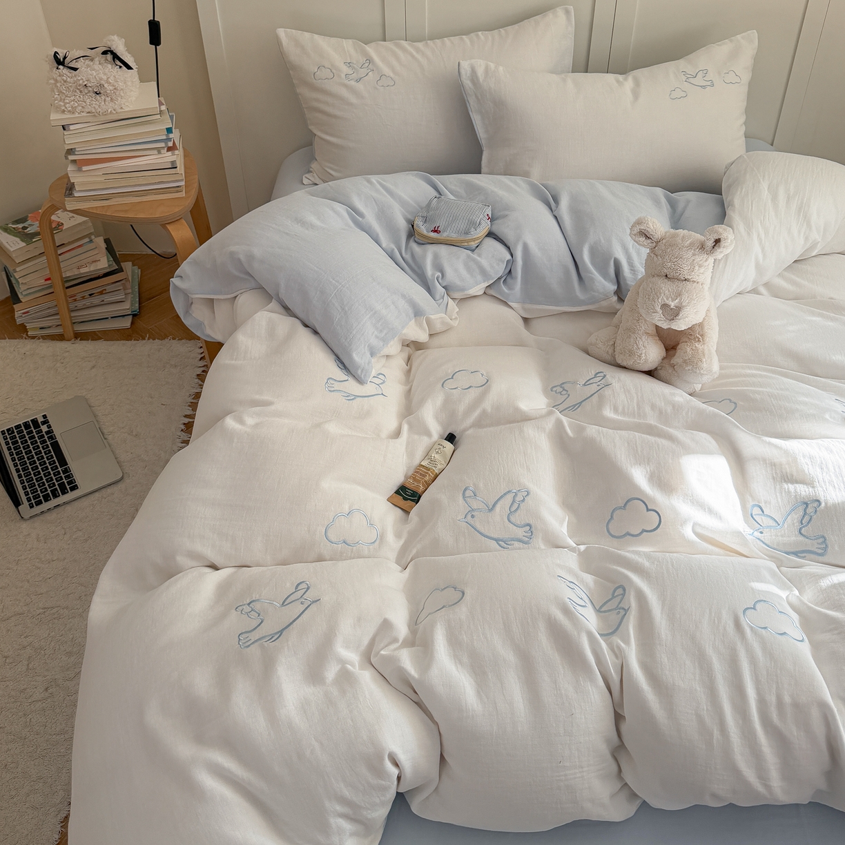 91家纺网 家纺一手货源 找家纺 FORTWO家纺原创设计（FOR TWO家纺） 2026新款全棉双层纱四件套--线条款(会员-15 控价：（券前）基础价不低于小号248元，中号328元，大号348元 床笠加10元) 云朵海鸥