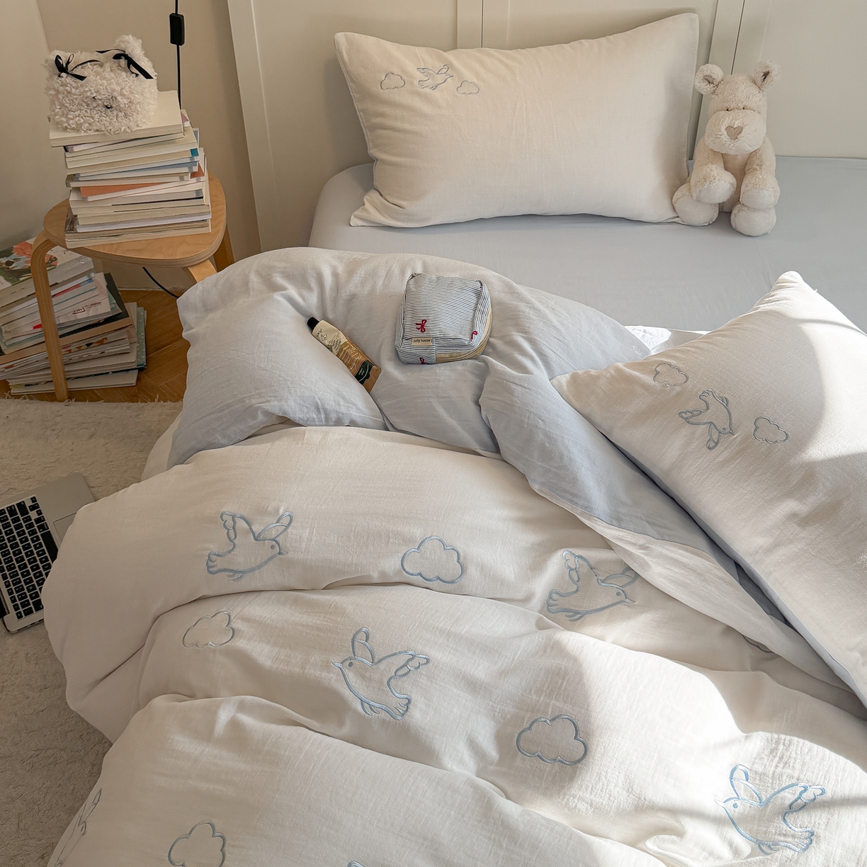 91家纺网 家纺一手货源 找家纺 FORTWO家纺原创设计（FOR TWO家纺） 2026新款全棉双层纱四件套--线条款(会员-15 控价：（券前）基础价不低于小号248元，中号328元，大号348元 床笠加10元) 云朵海鸥