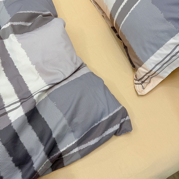 91家纺网 家纺一手货源 找家纺 橙艺家居 2026新款丝光铂金云棉印花四件套 本店线上严格控价，券后、活动后标准不得低于218元，以此类推。请各位老爷严格遵守，以免低价后再调整价格，影响链接权重 奈亚