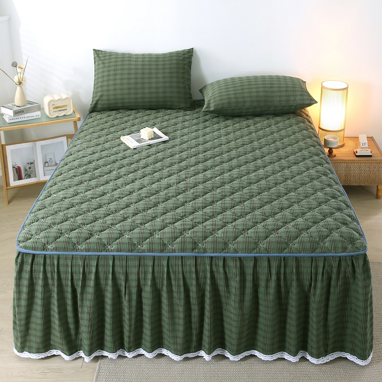 乐逸家纺 2026新款无印全棉色织水洗棉夹棉床裙三件套 全棉夹棉床裙重楼绿