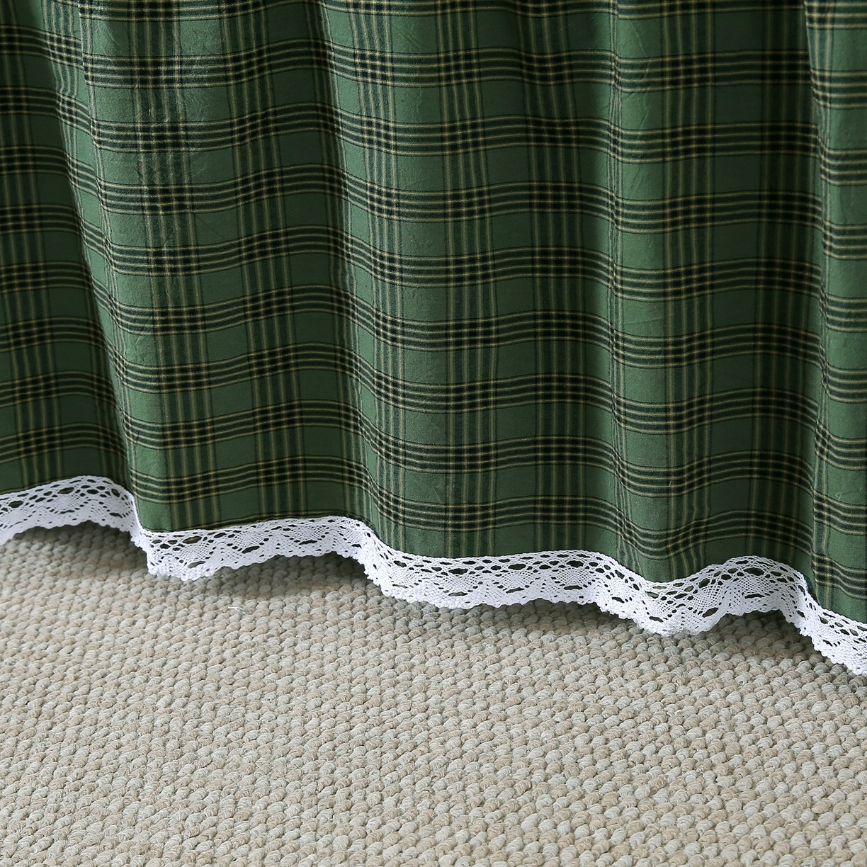 91家纺网 家纺一手货源 找家纺 乐逸家纺 2026新款无印全棉色织水洗棉夹棉床裙三件套 全棉夹棉床裙重楼绿