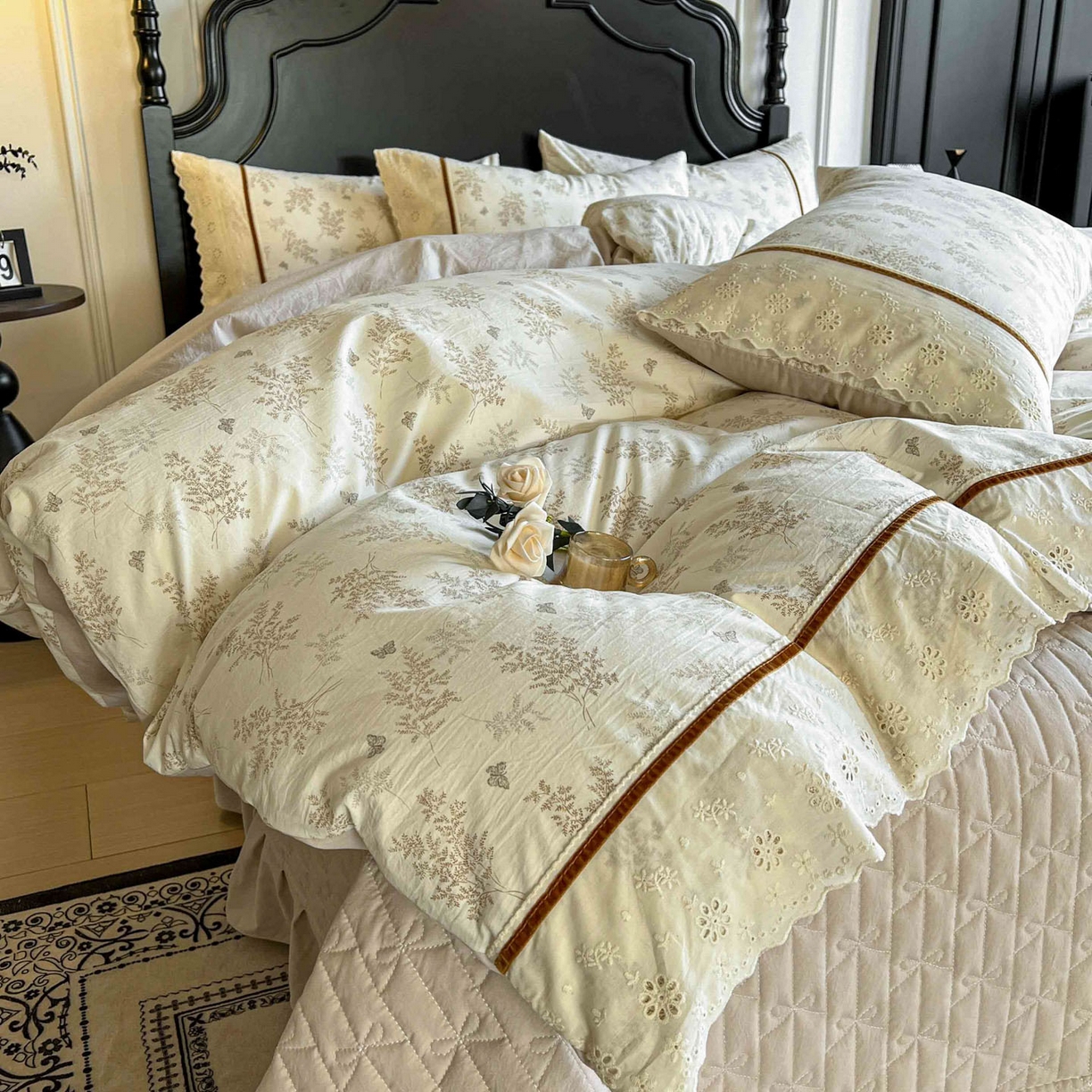 91家纺网 家纺一手货源 找家纺 美梦家纺 2026新款高克重全棉花边云感棉床盖四件套 尤丽叶·咖