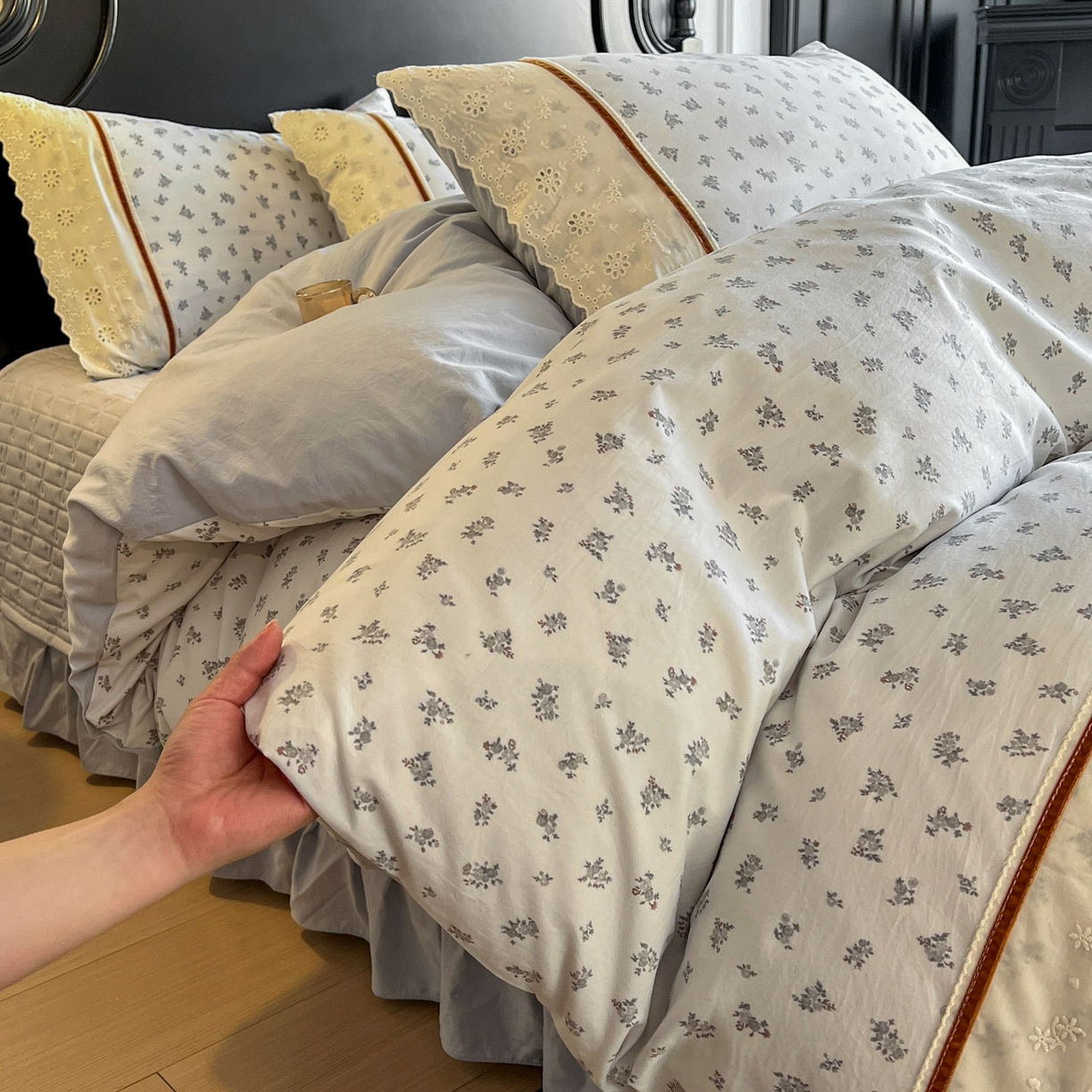 91家纺网 家纺一手货源 找家纺 美梦家纺 2026新款高克重全棉花边云感棉床盖四件套 希雅莉·灰