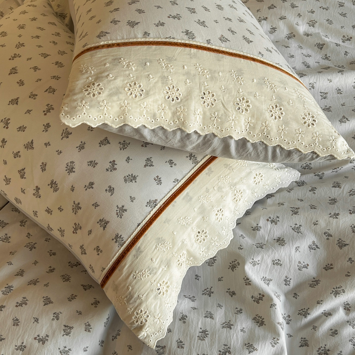 91家纺网 家纺一手货源 找家纺 美梦家纺 2026新款高克重全棉花边云感棉床盖四件套 希雅莉·灰