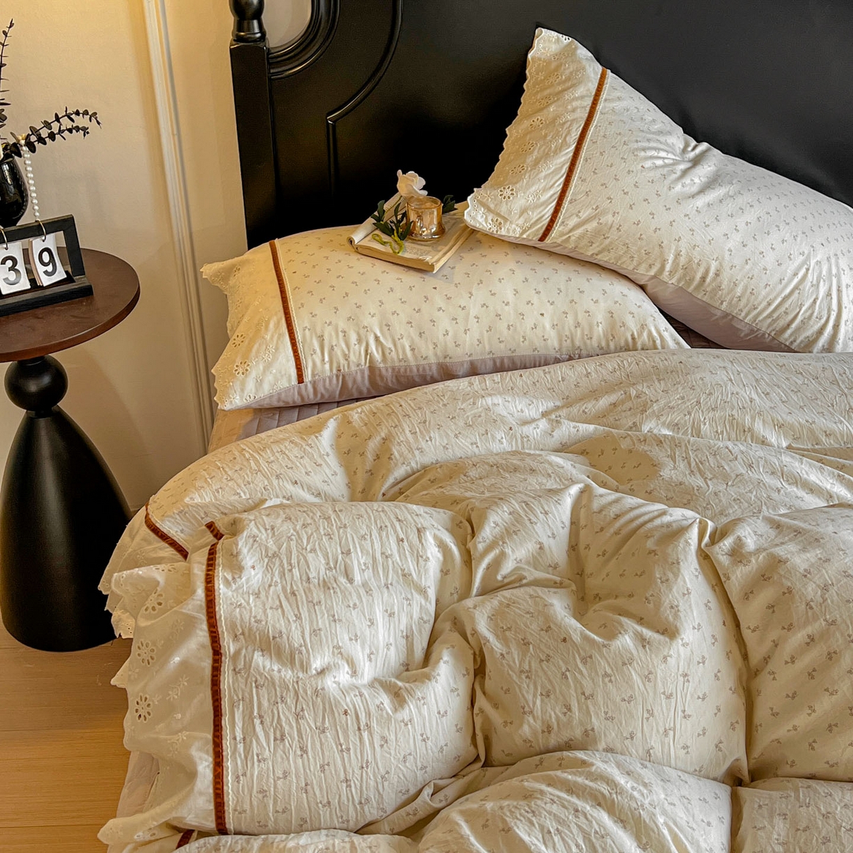 91家纺网 家纺一手货源 找家纺 美梦家纺 2026新款高克重全棉花边云感棉床盖四件套 紫藤碎花·咖