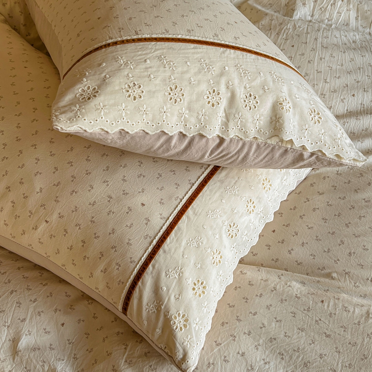 91家纺网 家纺一手货源 找家纺 美梦家纺 2026新款高克重全棉花边云感棉床盖四件套 紫藤碎花·咖