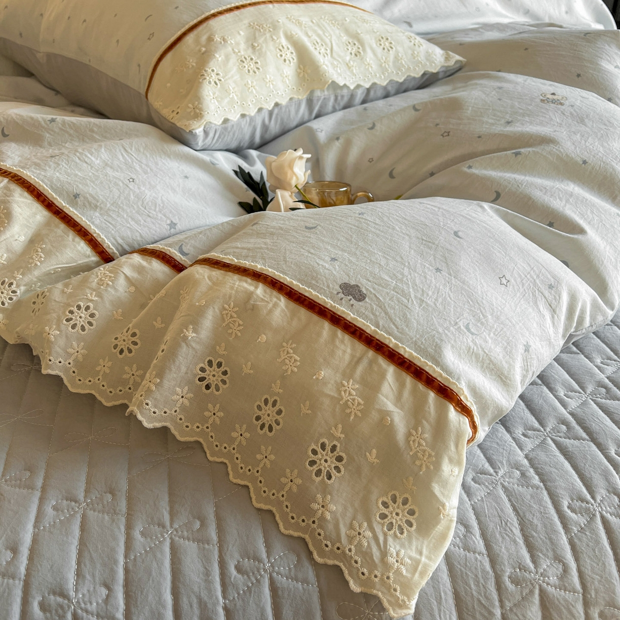 91家纺网 家纺一手货源 找家纺 美梦家纺 2026新款高克重全棉花边云感棉床盖四件套 暖小象·兰