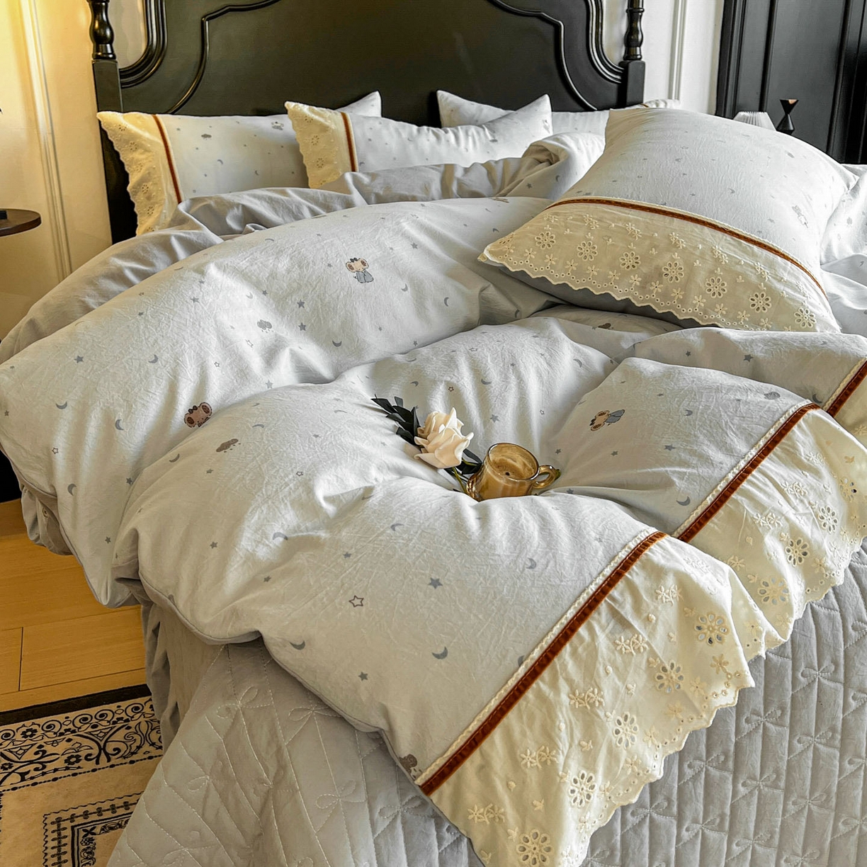 91家纺网 家纺一手货源 找家纺 美梦家纺 2026新款高克重全棉花边云感棉床盖四件套 暖小象·兰