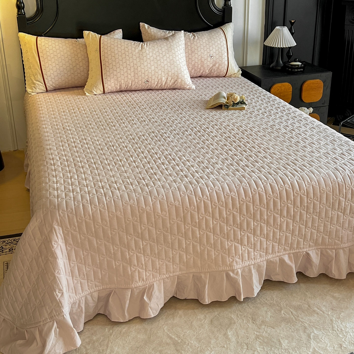 91家纺网 家纺一手货源 找家纺 美梦家纺 2026新款高克重全棉花边云感棉床盖四件套 莓莓素语·粉