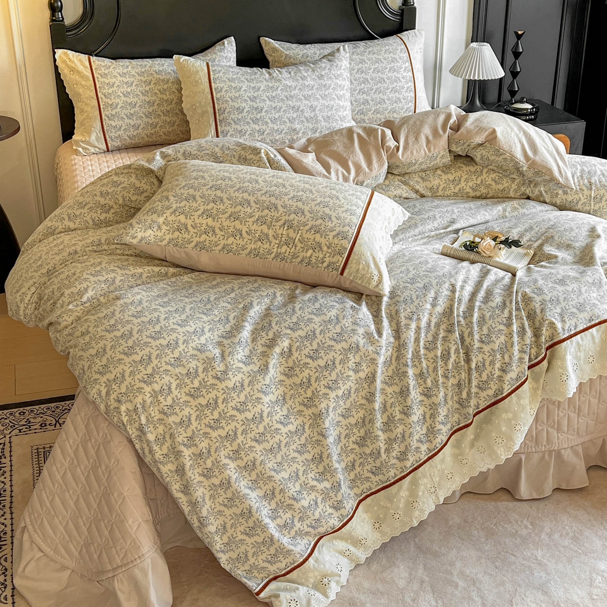 91家纺网 家纺一手货源 找家纺 美梦家纺 2026新款高克重全棉花边云感棉床盖四件套 浅叶·米