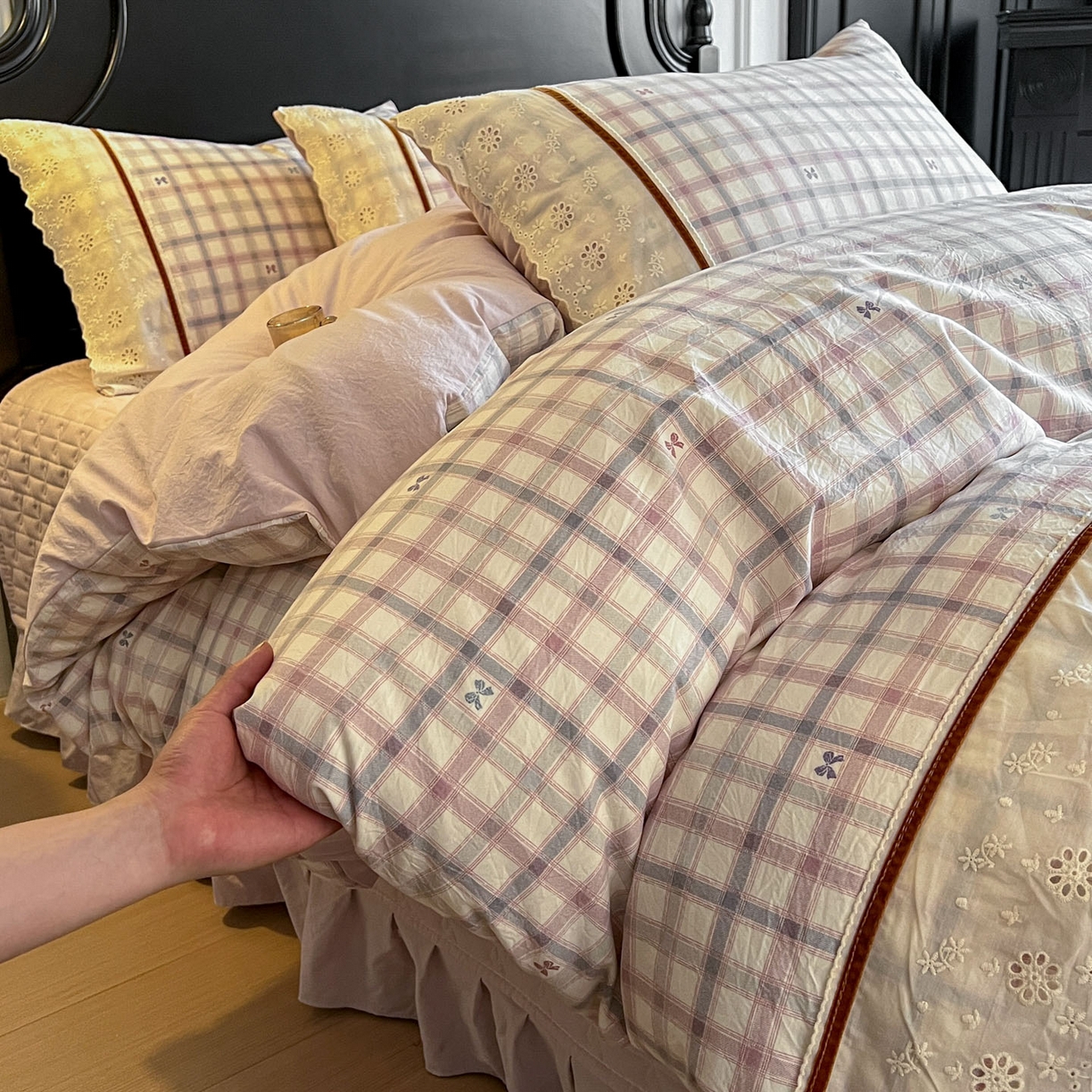 91家纺网 家纺一手货源 找家纺 美梦家纺 2026新款高克重全棉花边云感棉床盖四件套 雅格·粉