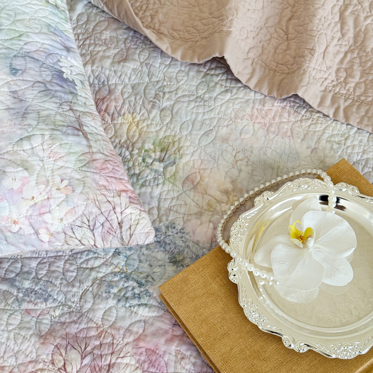 91家纺网 家纺一手货源 找家纺 床盖工厂店 2026新款高端活性数码工艺双面全棉棉花床盖三件套 诗和远方-绿