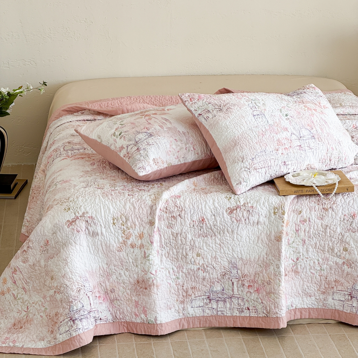 91家纺网 家纺一手货源 找家纺 床盖工厂店 2026新款高端活性数码工艺双面全棉棉花床盖三件套 法兰庄园-粉