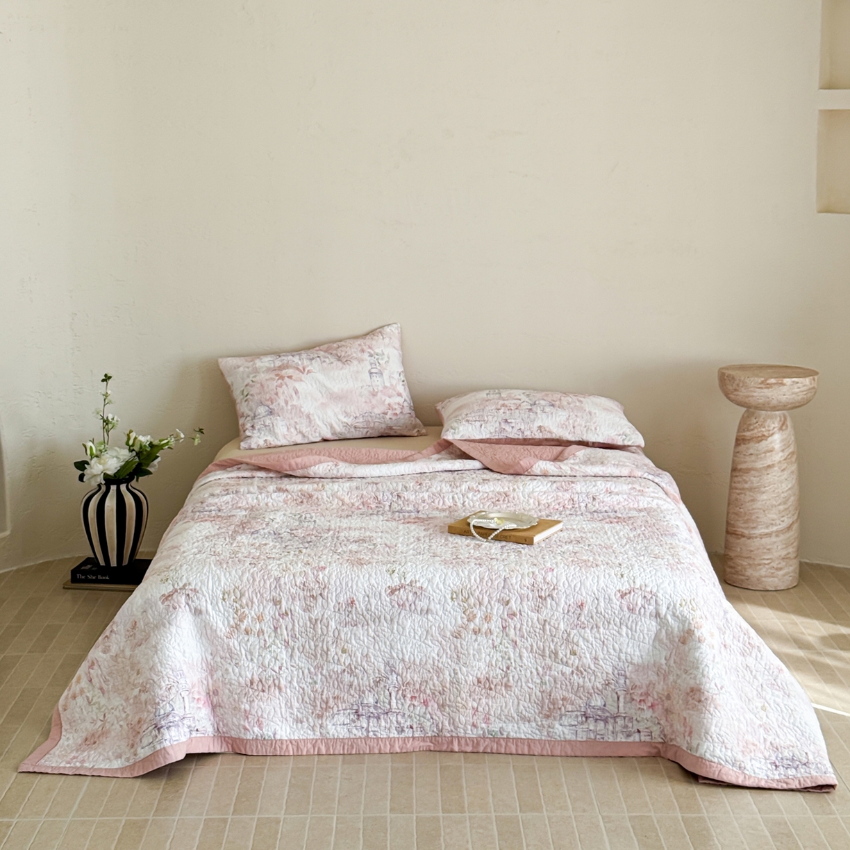 91家纺网 家纺一手货源 找家纺 床盖工厂店 2026新款高端活性数码工艺双面全棉棉花床盖三件套 法兰庄园-粉