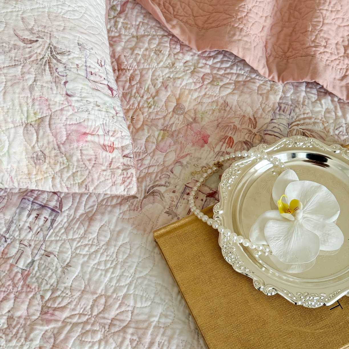 91家纺网 家纺一手货源 找家纺 床盖工厂店 2026新款高端活性数码工艺双面全棉棉花床盖三件套 法兰庄园-粉