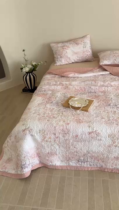 91家纺网 家纺一手货源 找家纺 床盖工厂店 2026新款高端活性数码工艺双面全棉棉花床盖三件套 法兰庄园-粉