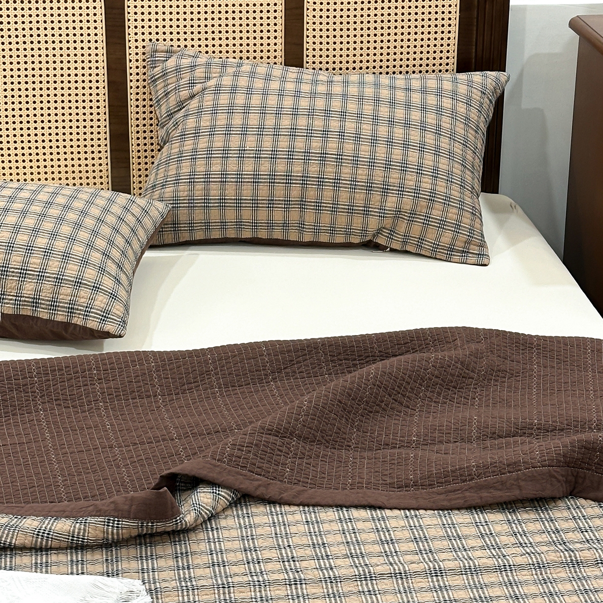 91家纺网 家纺一手货源 找家纺 床盖工厂店 2026新款双面水洗全棉填充棉花床盖三件套-重楼格系列 重楼咖