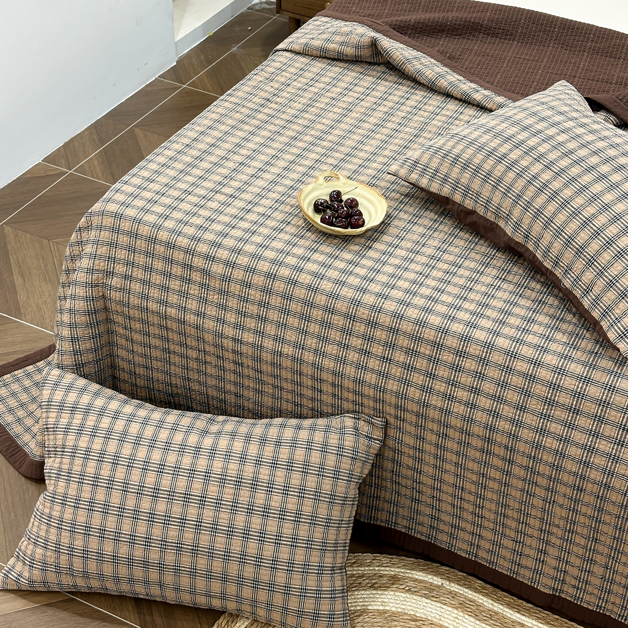 91家纺网 家纺一手货源 找家纺 床盖工厂店 2026新款双面水洗全棉填充棉花床盖三件套-重楼格系列 重楼咖