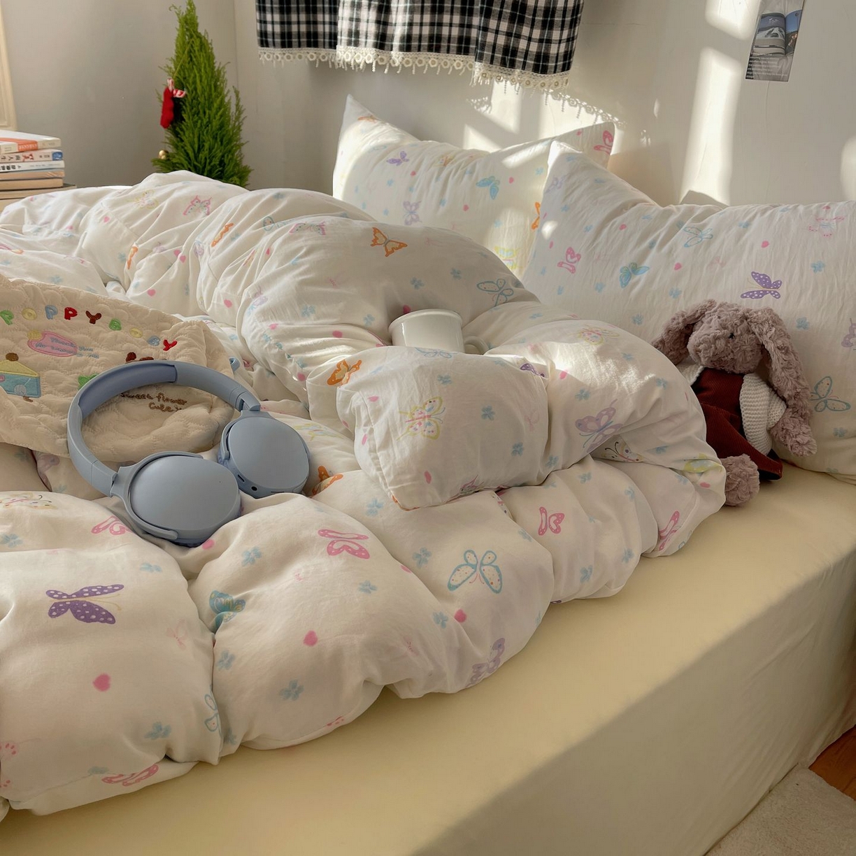 91家纺网 家纺一手货源 找家纺 初念 2026新款A类小清新古法简约水洗棉四件套 恋爱戏蝶