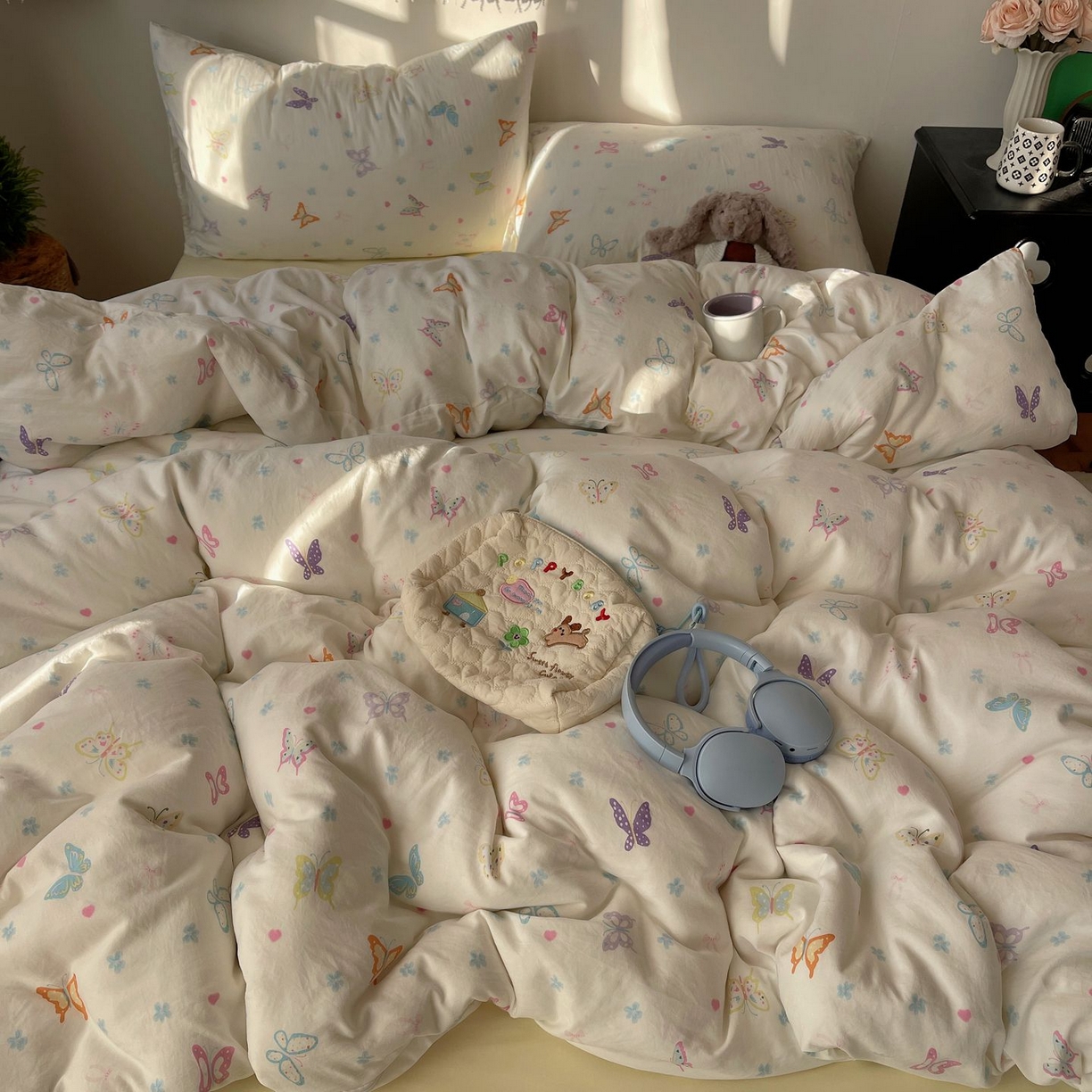 91家纺网 家纺一手货源 找家纺 初念 2026新款A类小清新古法简约水洗棉四件套 恋爱戏蝶