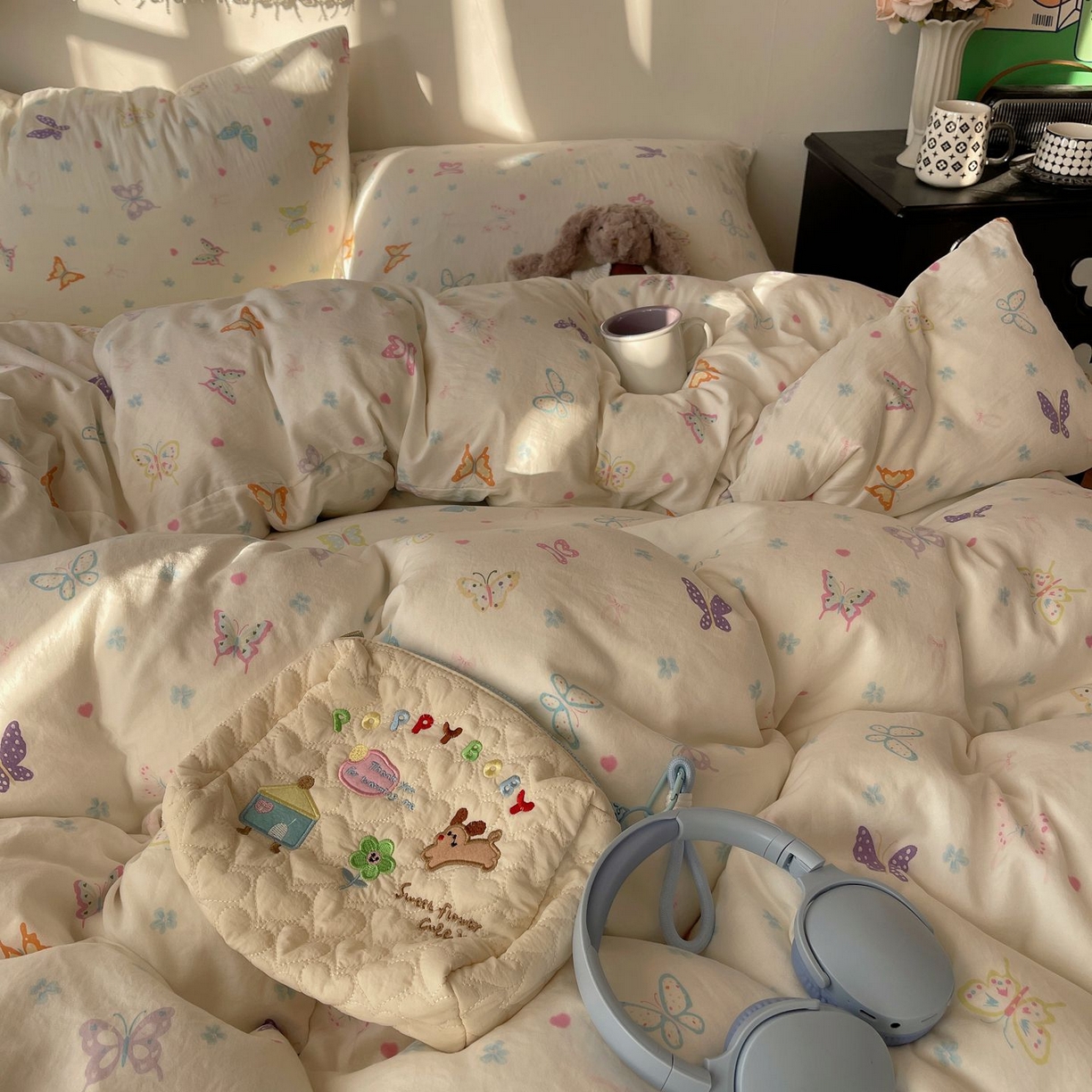 91家纺网 家纺一手货源 找家纺 初念 2026新款A类小清新古法简约水洗棉四件套 恋爱戏蝶