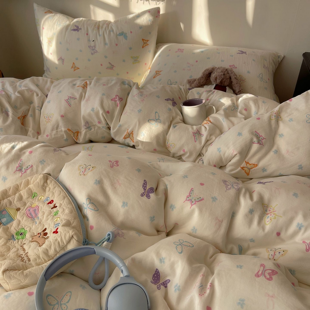 91家纺网 家纺一手货源 找家纺 初念 2026新款A类小清新古法简约水洗棉四件套 恋爱戏蝶