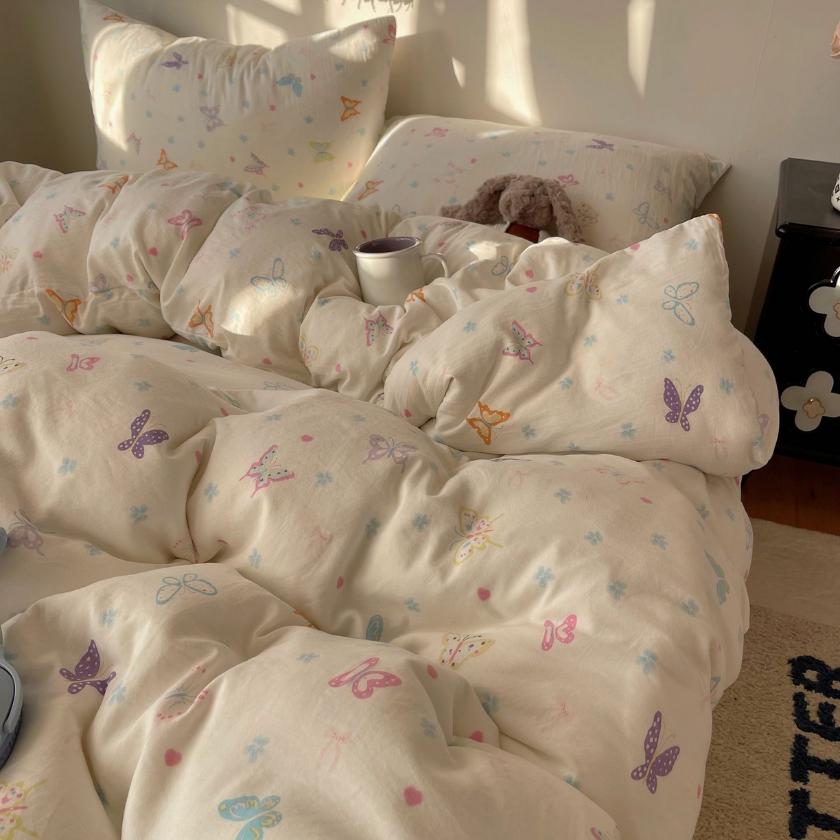 91家纺网 家纺一手货源 找家纺 初念 2026新款A类小清新古法简约水洗棉四件套 恋爱戏蝶