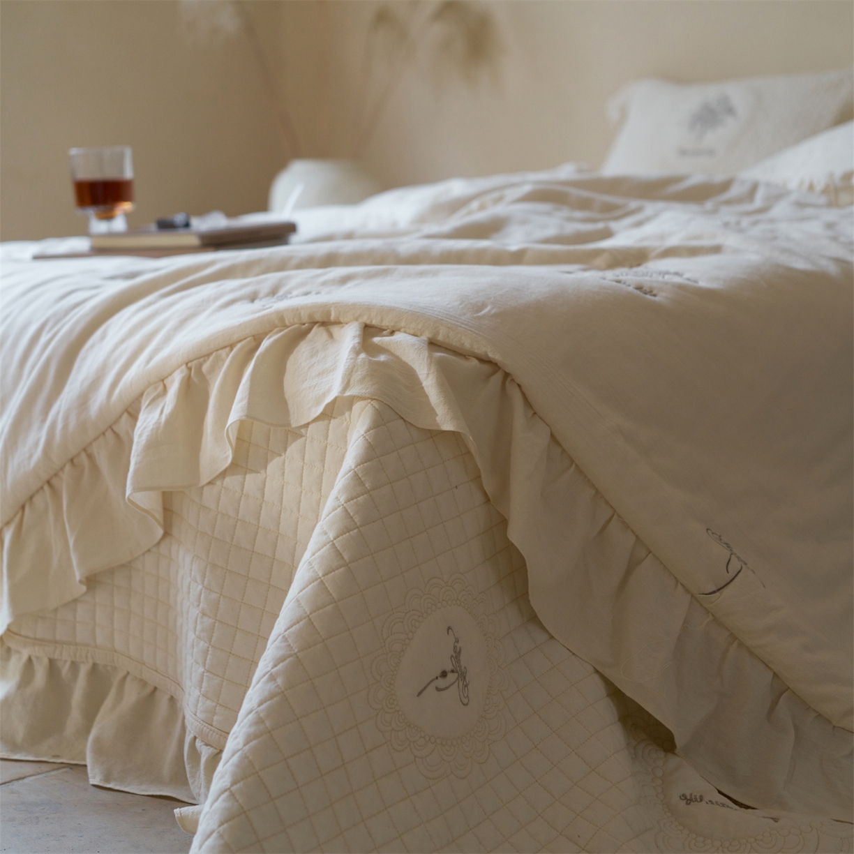 91家纺网 家纺一手货源 找家纺 上喜 2026新款多功能夏被床盖四件套浪漫生活 浪漫生活-米色