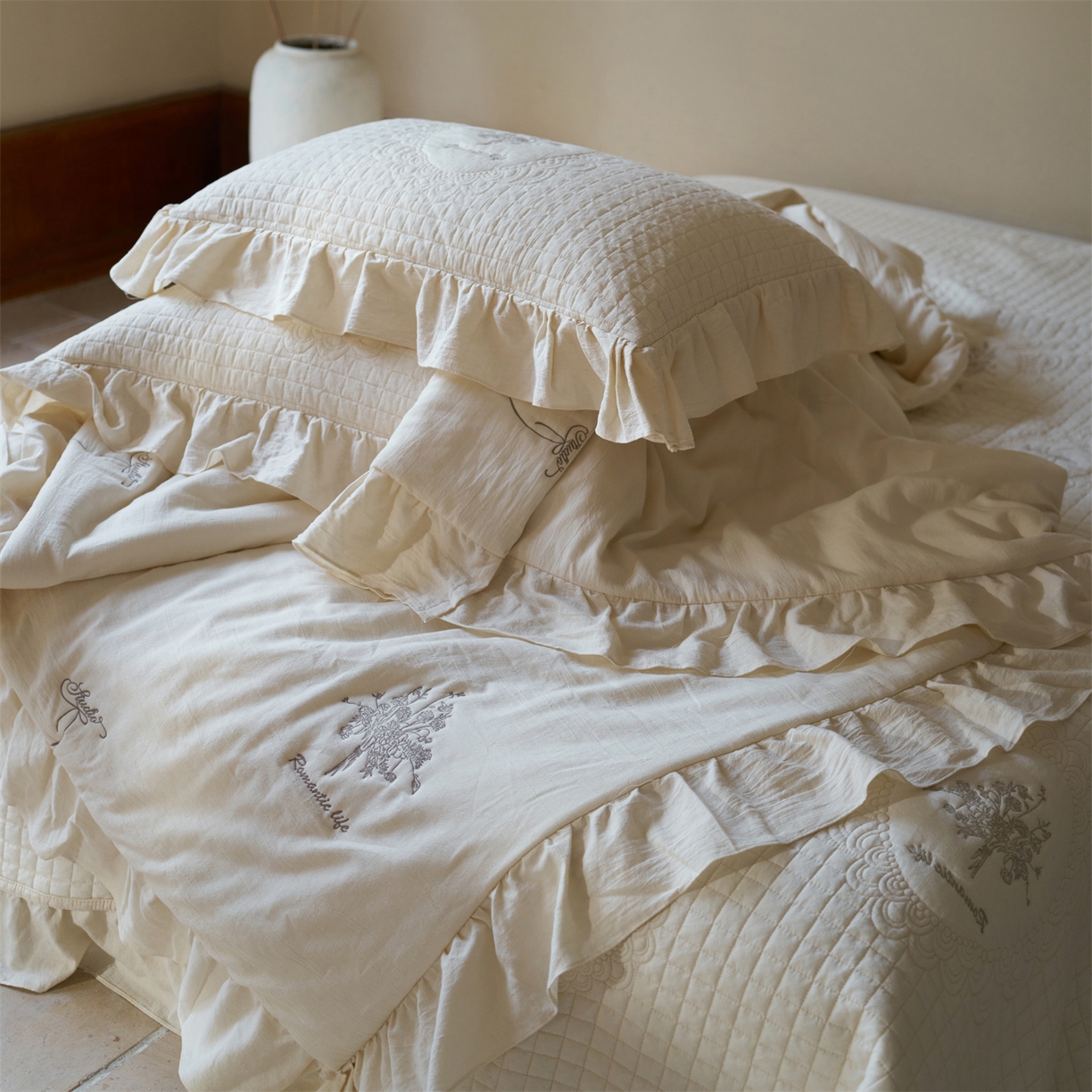 91家纺网 家纺一手货源 找家纺 上喜 2026新款多功能夏被床盖四件套浪漫生活 浪漫生活-米色