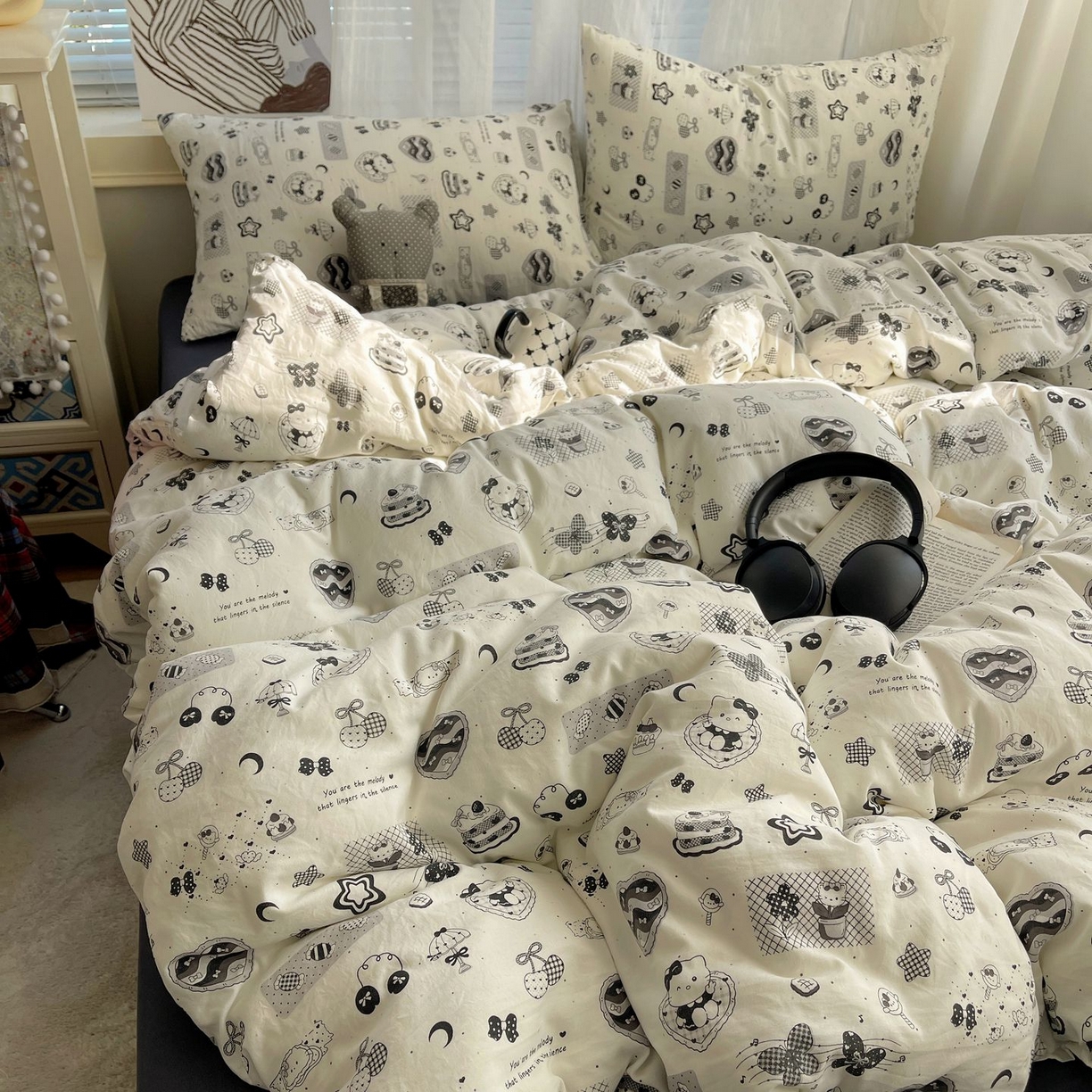 91家纺网 家纺一手货源 找家纺 初念 2026新款A类小清新古法简约水洗棉四件套 心之旋律