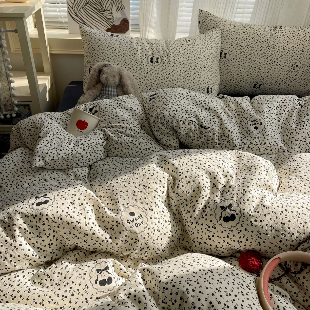 91家纺网 家纺一手货源 找家纺 初念 2026新款A类小清新古法简约水洗棉四件套 樱桃心事