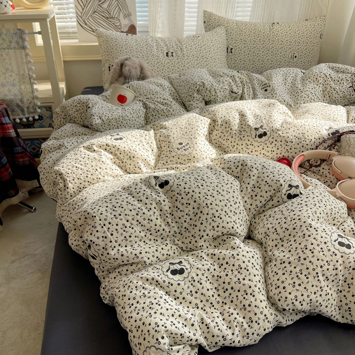 91家纺网 家纺一手货源 找家纺 初念 2026新款A类小清新古法简约水洗棉四件套 樱桃心事