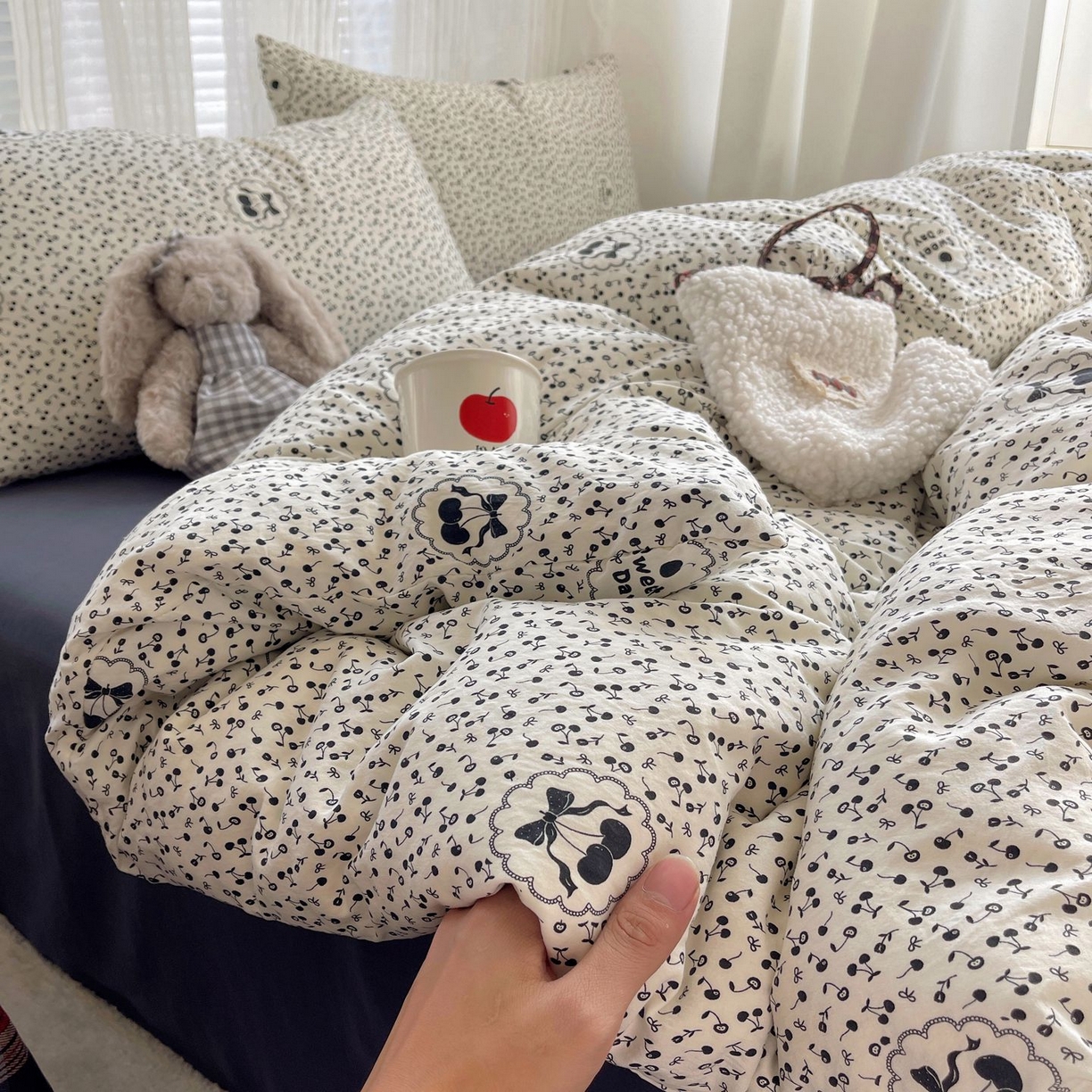 91家纺网 家纺一手货源 找家纺 初念 2026新款A类小清新古法简约水洗棉四件套 樱桃心事