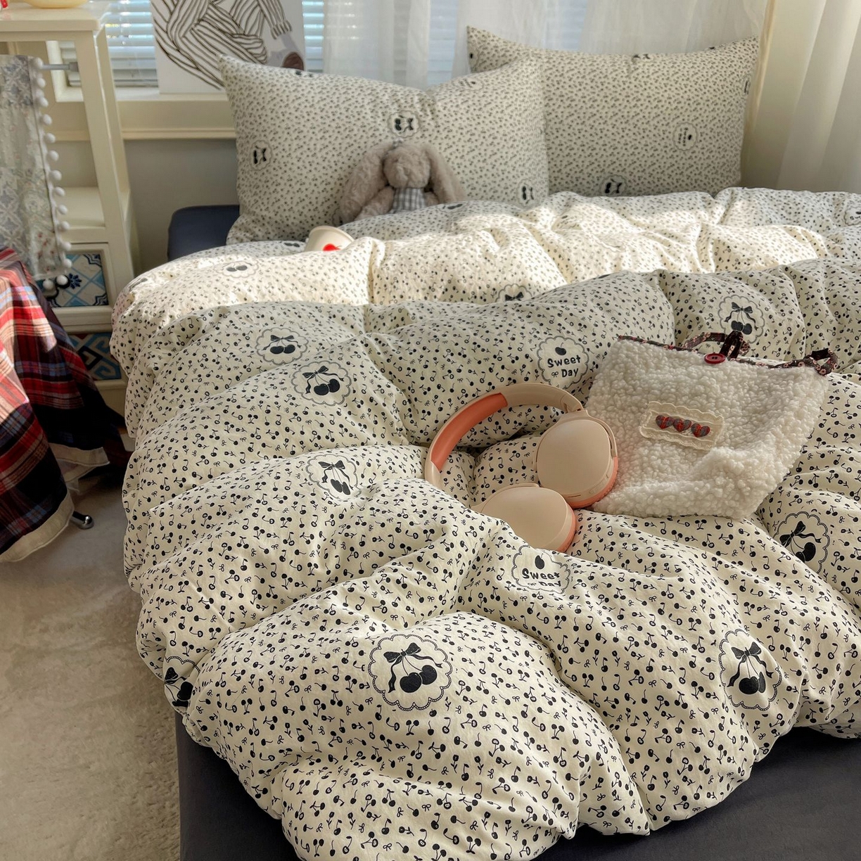 91家纺网 家纺一手货源 找家纺 初念 2026新款A类小清新古法简约水洗棉四件套 樱桃心事