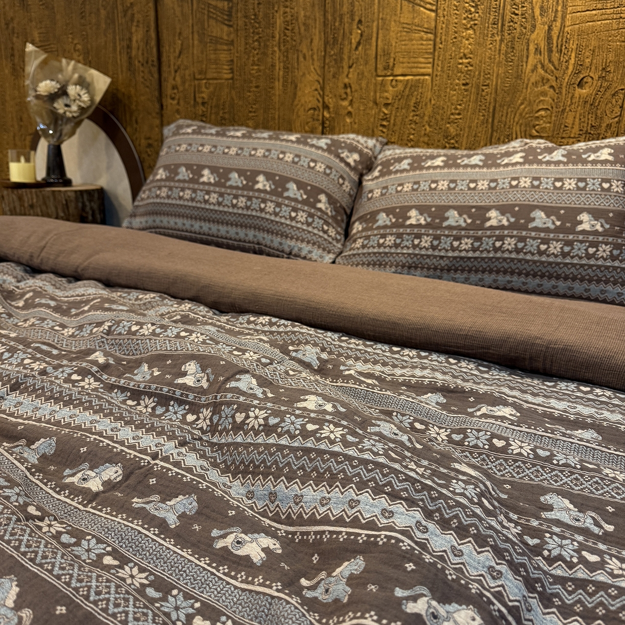 91家纺网 家纺一手货源 找家纺 （总）仰望棉麻双层纱供应链 2026新款全棉色织提花双层纱四件套-费尔马-咖色