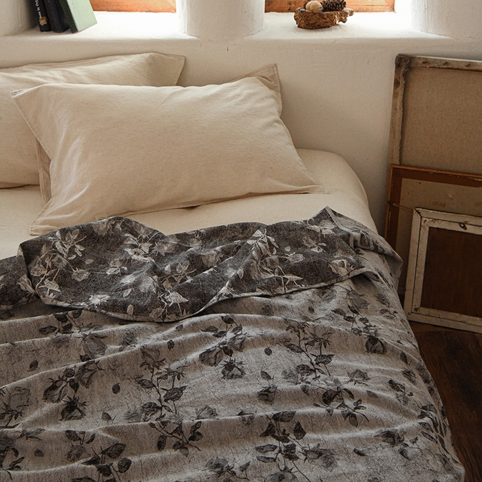 91家纺网 家纺一手货源 找家纺 （总）松色家居 2026新款全棉床盖-墨玫幽境-灰