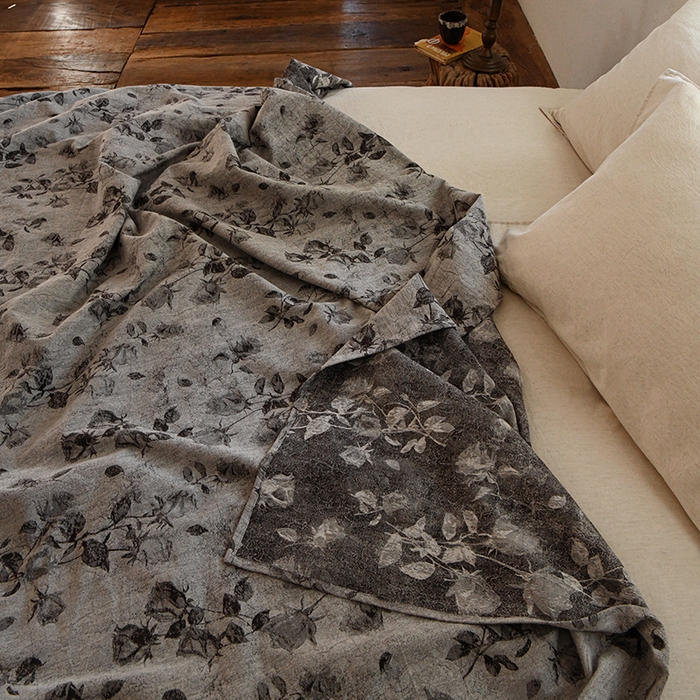 91家纺网 家纺一手货源 找家纺 （总）松色家居 2026新款全棉床盖-墨玫幽境-灰