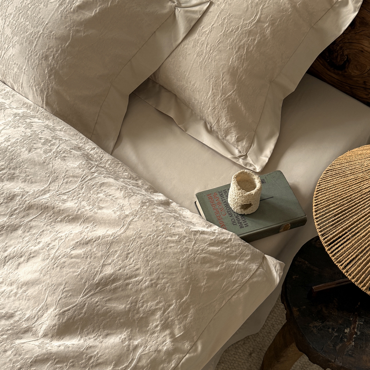 91家纺网 家纺一手货源 找家纺 （总）松色家居 2026新款全棉四件套-落月消愁-香槟