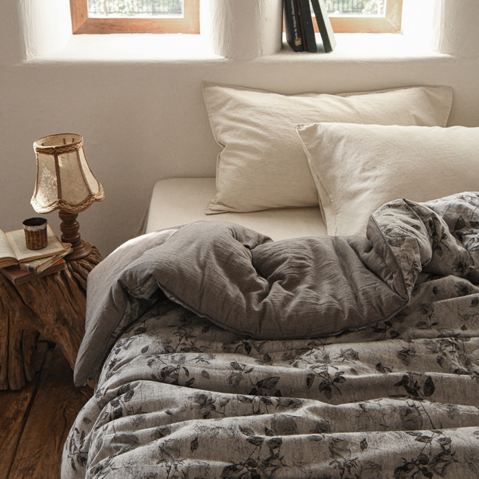 91家纺网 家纺一手货源 找家纺 （总）松色家居 2026新款全棉大豆冬被被子被芯-墨玫幽境-灰