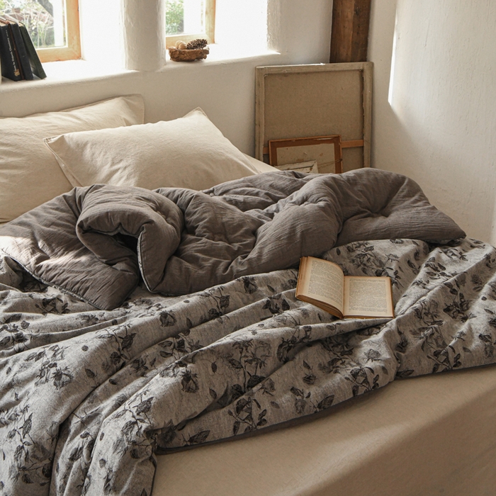 91家纺网 家纺一手货源 找家纺 （总）松色家居 2026新款全棉大豆冬被被子被芯-墨玫幽境-灰