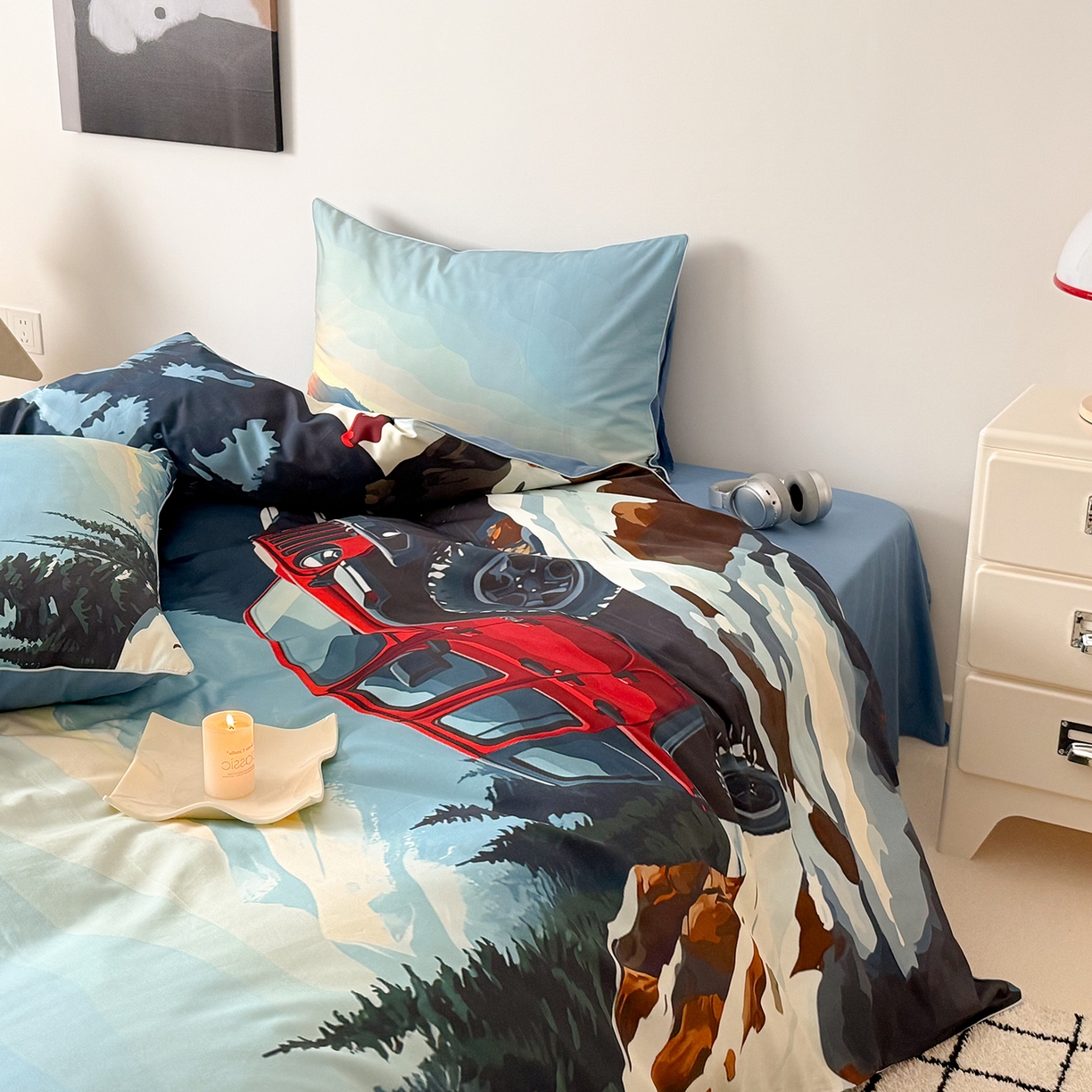 91家纺网 家纺一手货源 找家纺 （总）西西家居 2026新款100支澳棉数码印花独家专版数码汽车系列四件套--雪山穿越