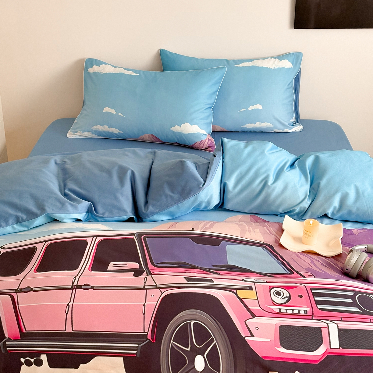 91家纺网 家纺一手货源 找家纺 （总）西西家居 2026新款100支澳棉数码印花独家专版数码汽车系列四件套--穿越沙漠