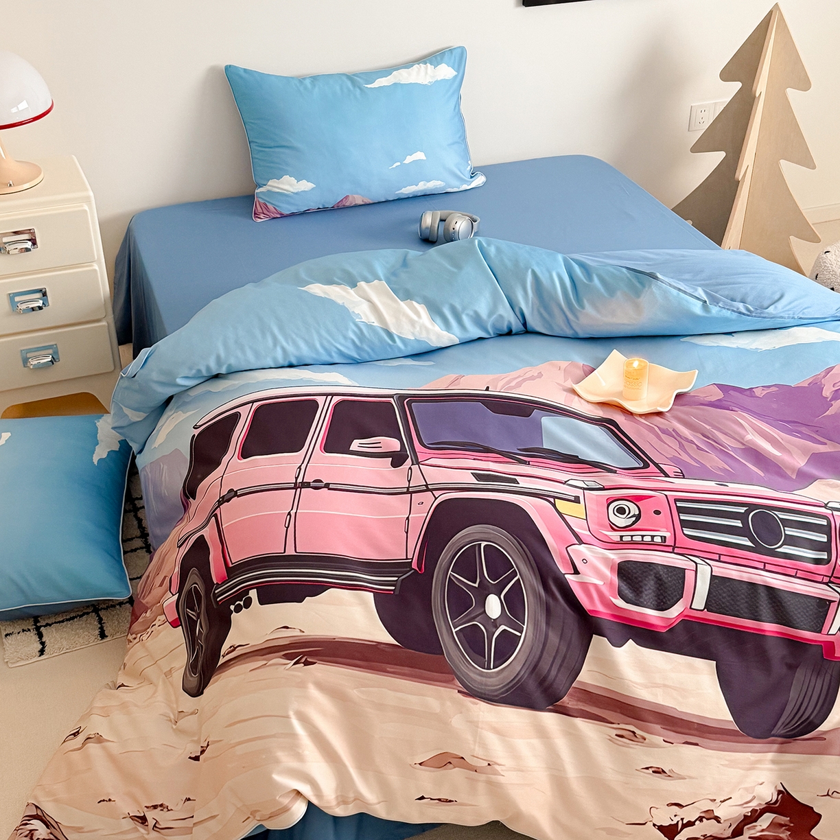 91家纺网 家纺一手货源 找家纺 （总）西西家居 2026新款100支澳棉数码印花独家专版数码汽车系列四件套--穿越沙漠